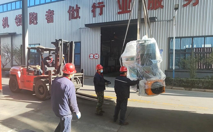 QQ截圖木屑顆粒機(jī)生產(chǎn)線發(fā)往英國倫敦，這是年產(chǎn)2萬噸的顆粒機(jī)生產(chǎn)線設(shè)備.jpg